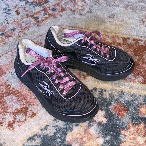 Gdefy Gravity Defeyer Purple and Black Women’s Athletic Walking Sneakers Size 8 - Picture 1 of 8